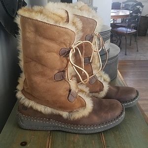 🐏 Born Leather Shearling Trimmed Boots
